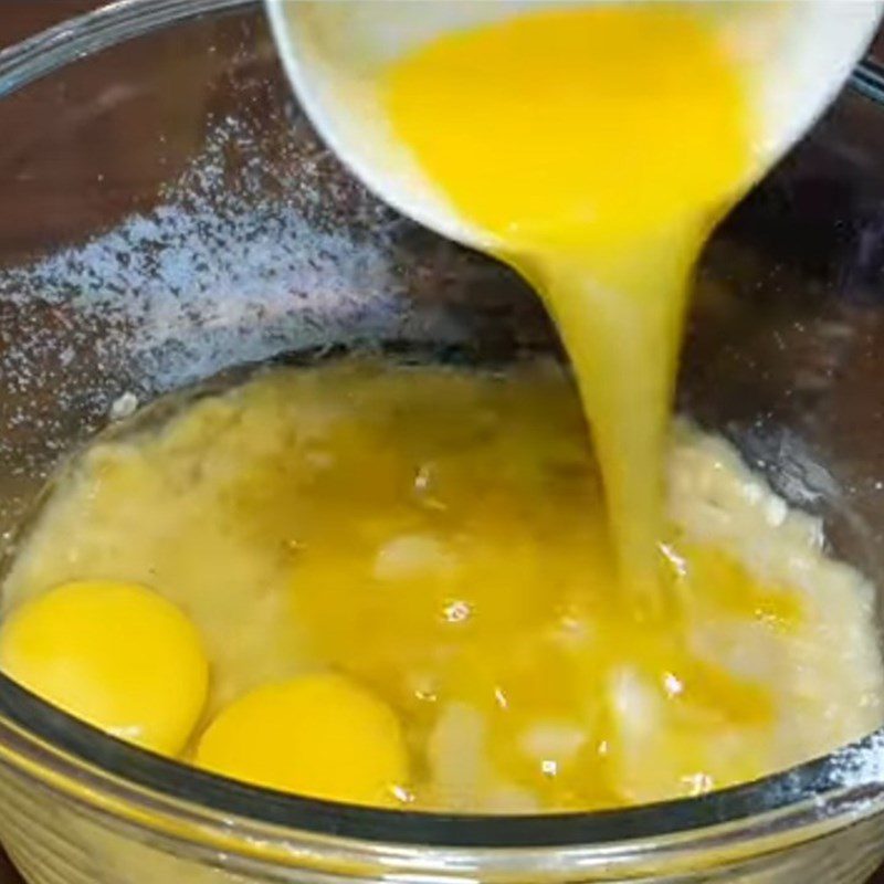 Step 2 Mix the banana and carrot mixture Baked banana carrot cake in the microwave