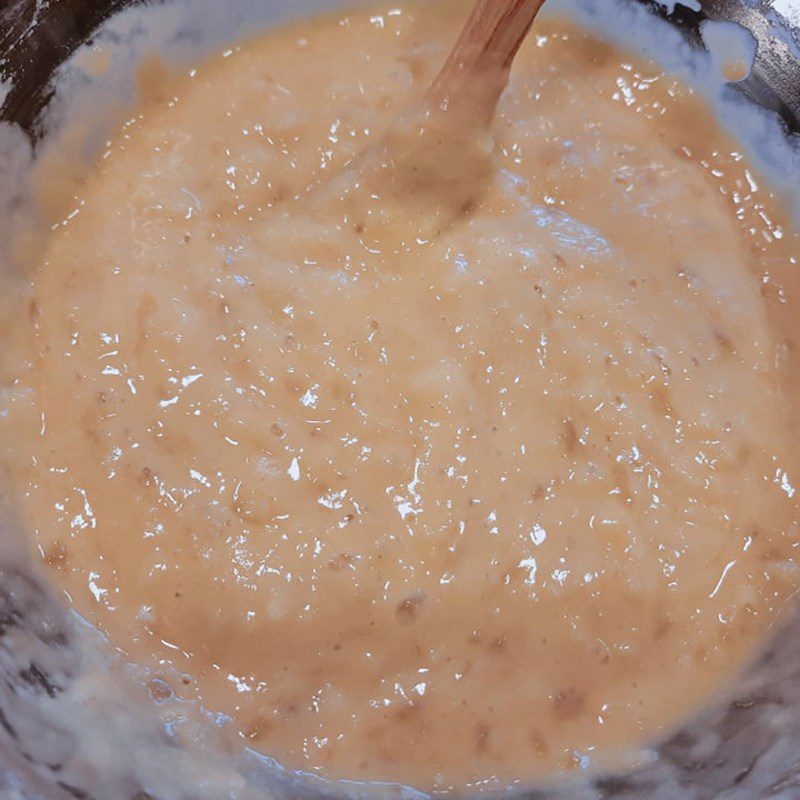 Step 2 Mix the banana with the flour Banana Butter Sponge Cake Using an Oven