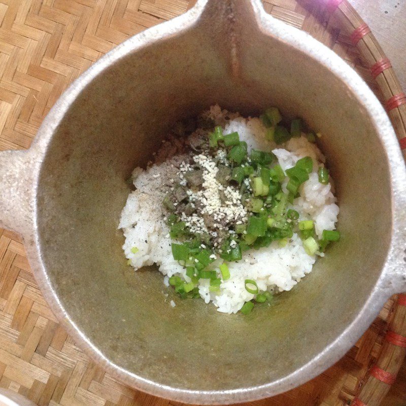 Step 2 Mixing the leftover rice with pork floss Fried Rice with Pork Floss from leftover rice