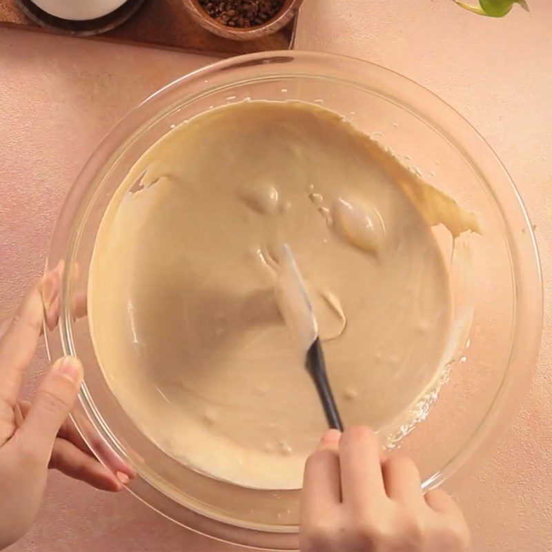 Step 3 Mixing the cream mixture Tiramisu ice cream