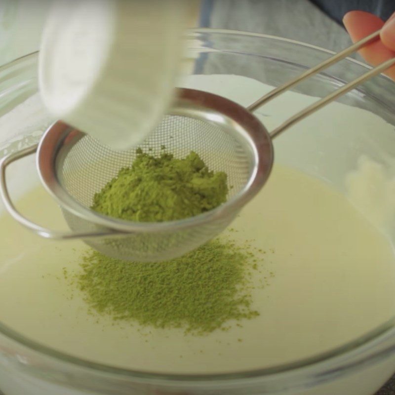 Step 2 Mix the matcha cream mixture Matcha tiramisu ice cream