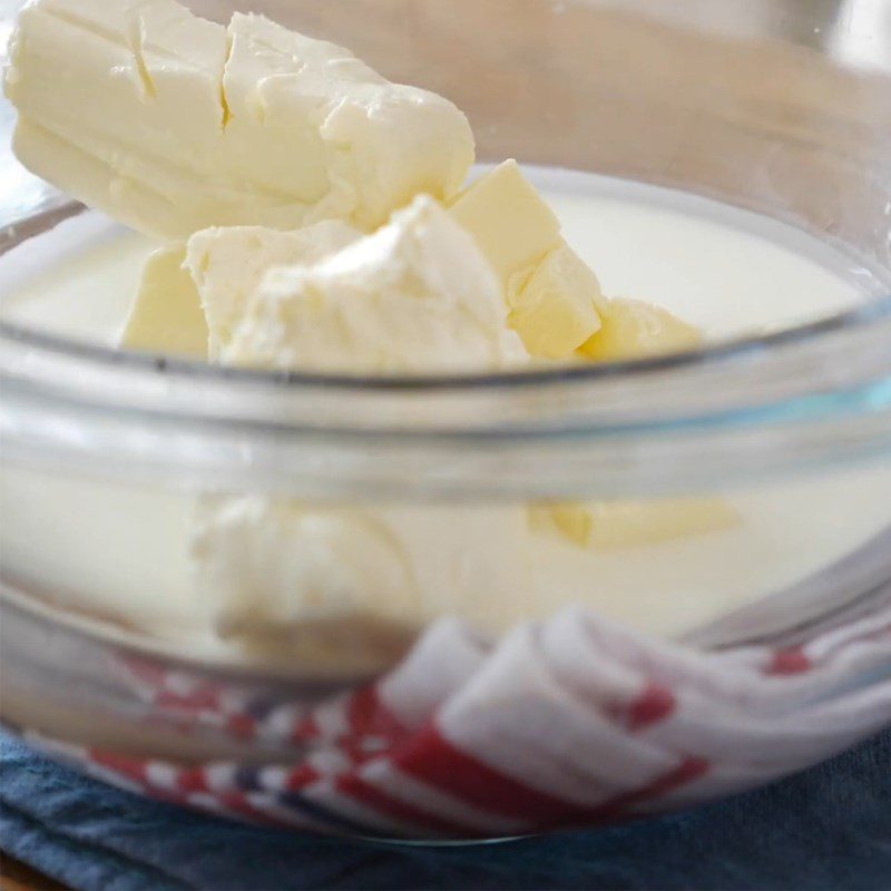 Step 1 Mix the cream cheese mixture for Lava Cheesecake