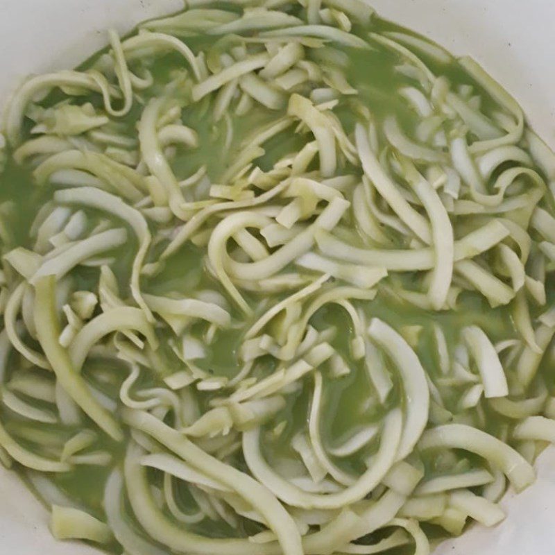 Step 3 Mix the coconut jam with pandan leaves Coconut jam with pandan leaves