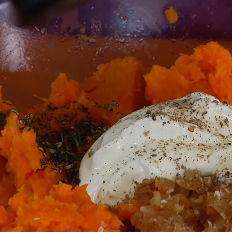 Step 4 Mix the sweet potato Mashed sweet potato with yogurt
