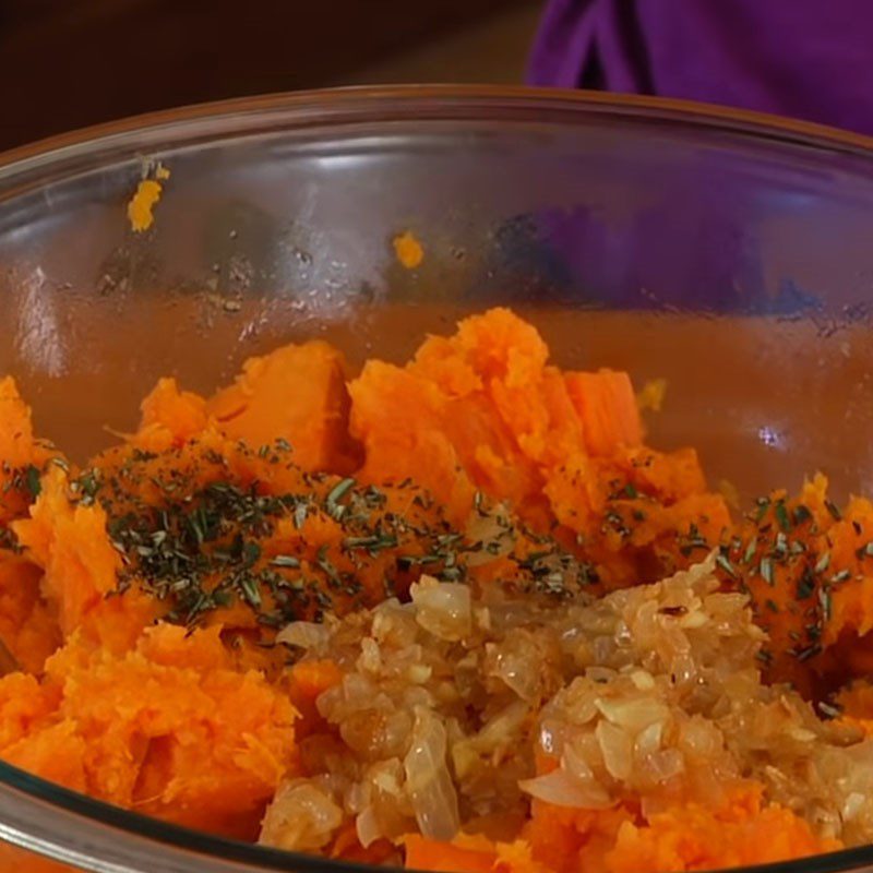 Step 4 Mix the sweet potato Mashed sweet potato with yogurt