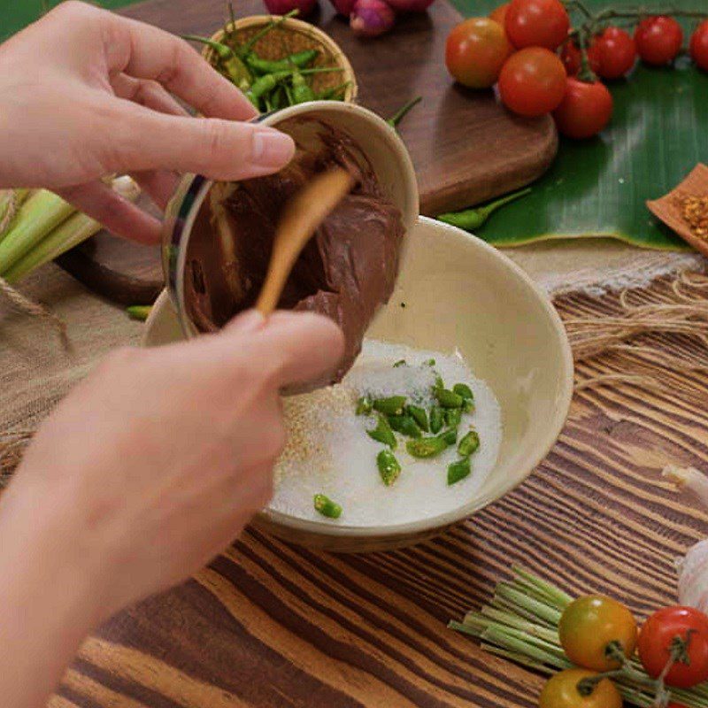 Step 1 Mix the fermented shrimp paste Fried Rice with Fermented Shrimp Paste