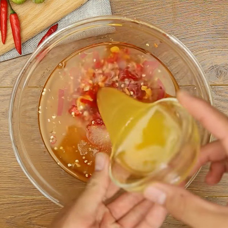 Step 2 Mix the fish sauce for pickled sung with fish sauce