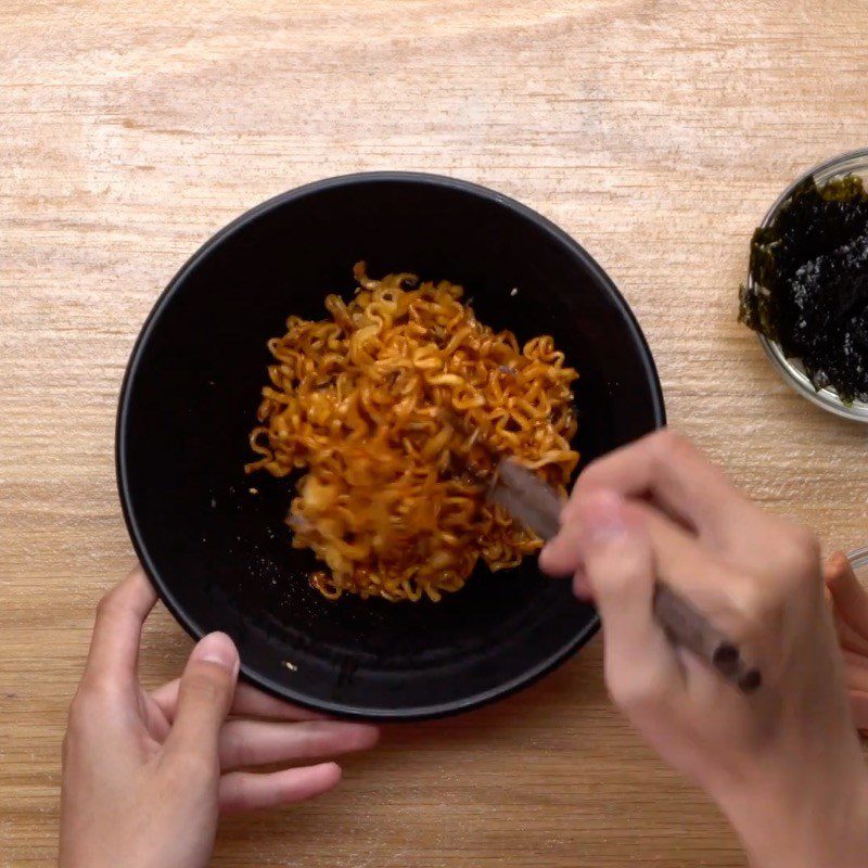 Step 3 Noodle Mixing Spicy Soft-Boiled Egg Noodles with Samyang Noodles