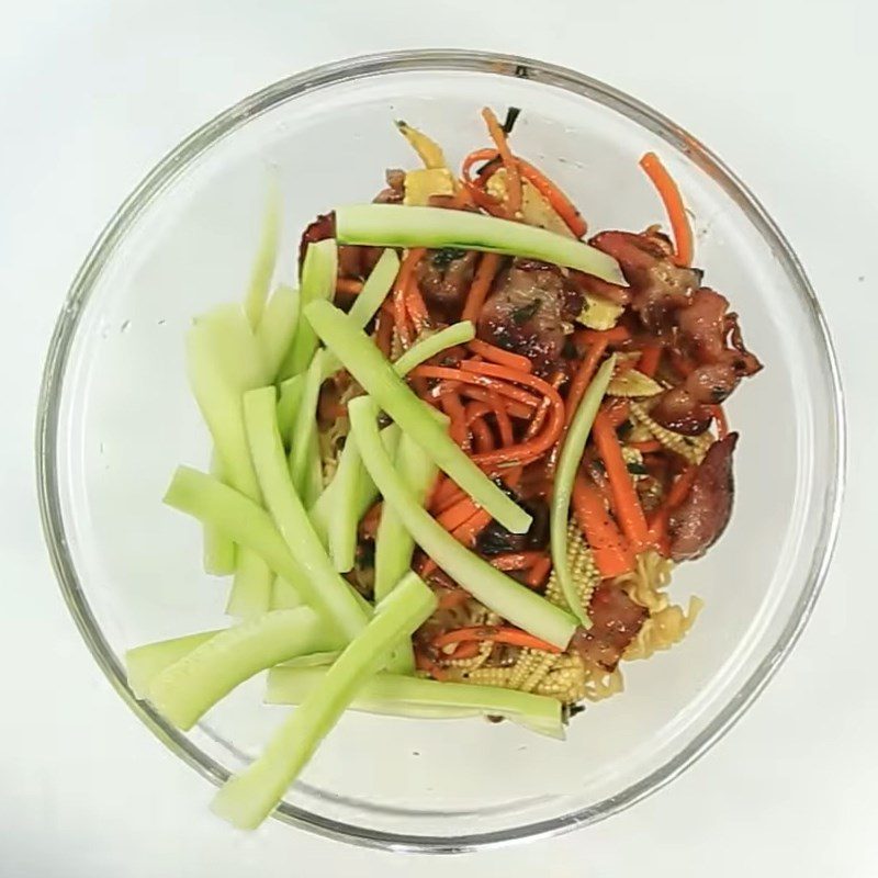 Step 4 Mix noodles Bacon and vegetable noodle mix