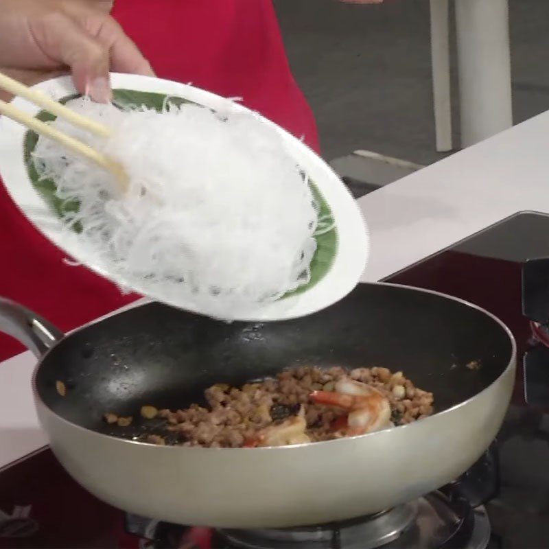 Step 6 Mix the vermicelli with Thai-style vermicelli