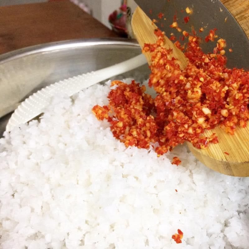 Step 2 Mix salt with chili Chili salt