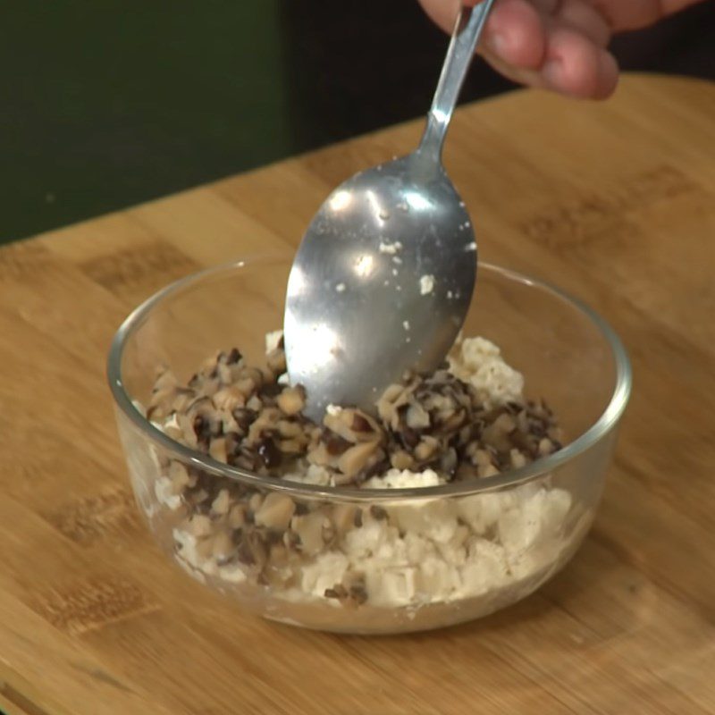 Step 3 Mixing the filling Zucchini steamed mushrooms