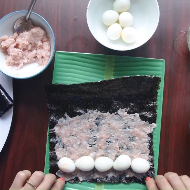 Step 2 Roll the seaweed Quail Egg Seaweed Rolls