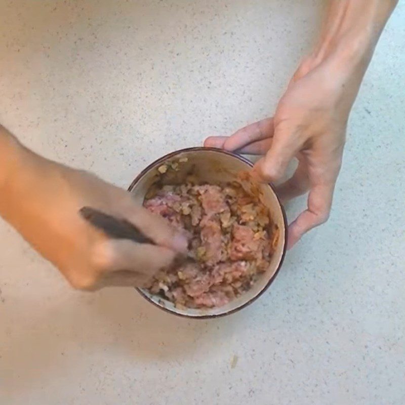 Step 5 Mix the filling for the bao made with wheat flour and baking powder