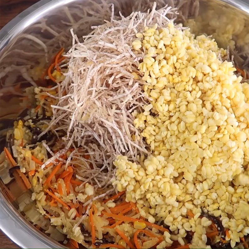Step 5 Mixing the Spring Roll Filling for Vegetarian Spring Rolls with Mung Beans