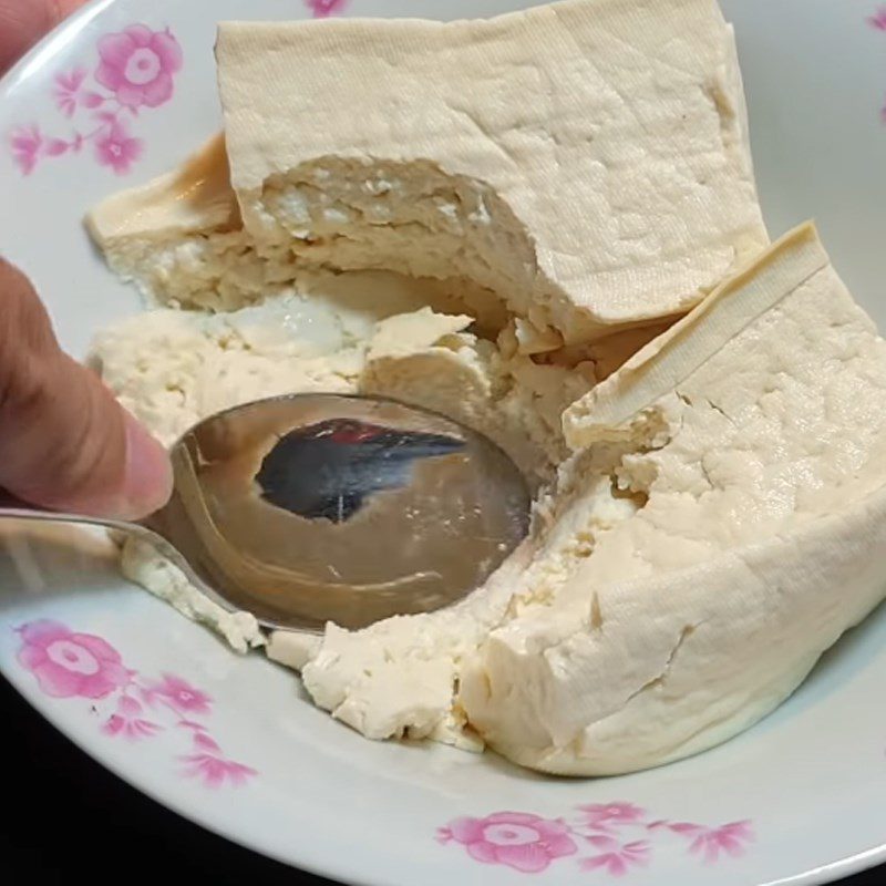 Step 3 Mix the tofu filling Cabbage rolls with braised tofu and pepper