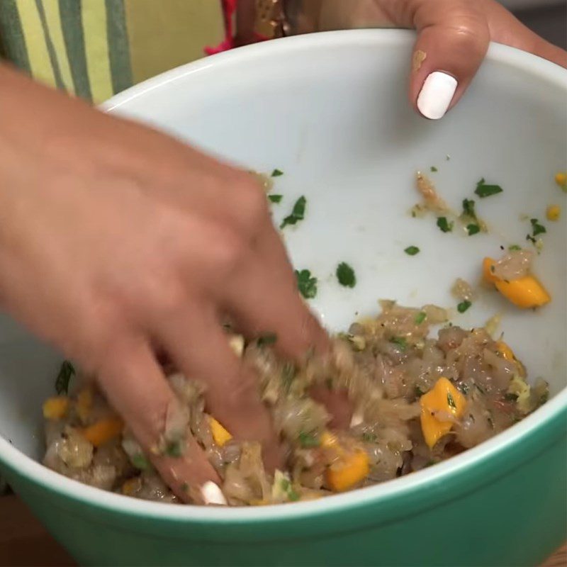 Step 3 Mix the dumpling filling Shrimp mango dumplings