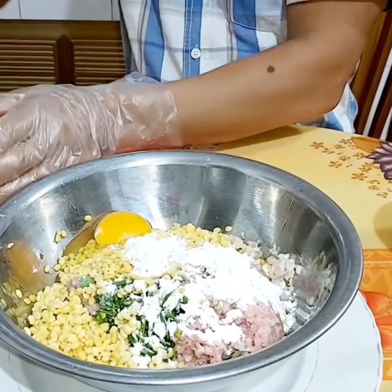 Step 2 Mix the filling and shape Mung bean meatballs