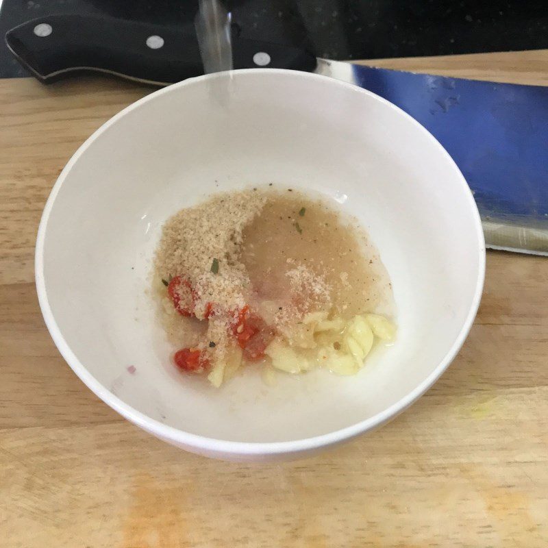 Step 3 Mix the salad dressing Green mango chicken salad (recipe shared by users)