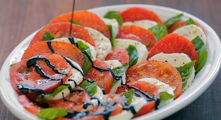 Step 3 Mix the Caprese salad