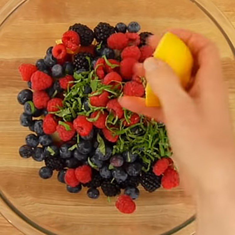 Step 2 Mix the salad for Fruit Salad with Lemon