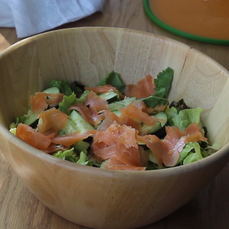 Step 2 Mix the smoked salmon salad with lemon dressing