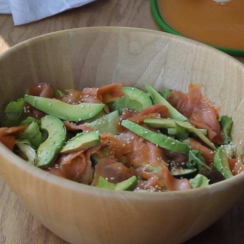 Step 2 Mix the smoked salmon salad with lemon dressing