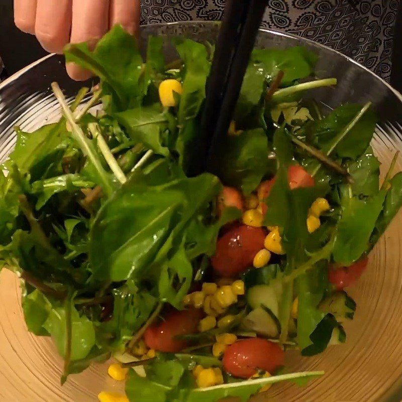 Step 3 Mixing salad Dandelion salad