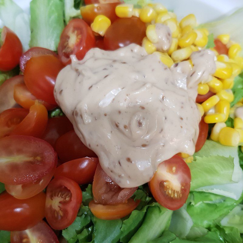 Step 6 Mixing the salad Beef steak with cheese sauce and mushrooms