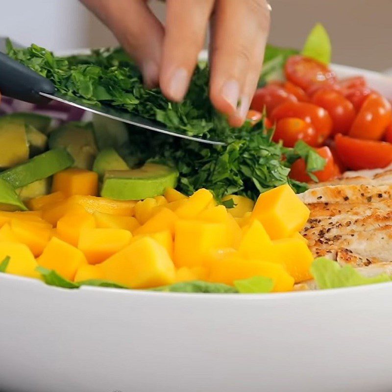 Step 4 Mix chicken salad Grilled chicken salad with mango avocado