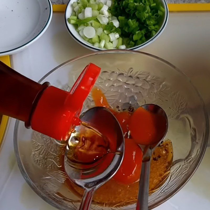 Step 2 Mix the braising sauce Cabbage braised with pepper