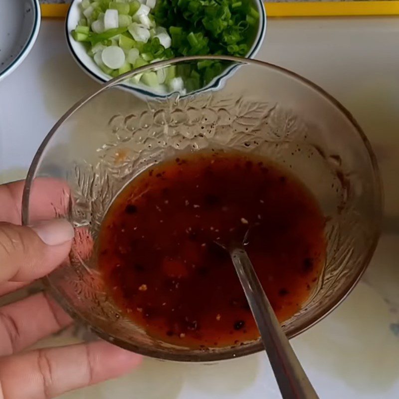 Step 2 Mix the braising sauce Cabbage braised with pepper