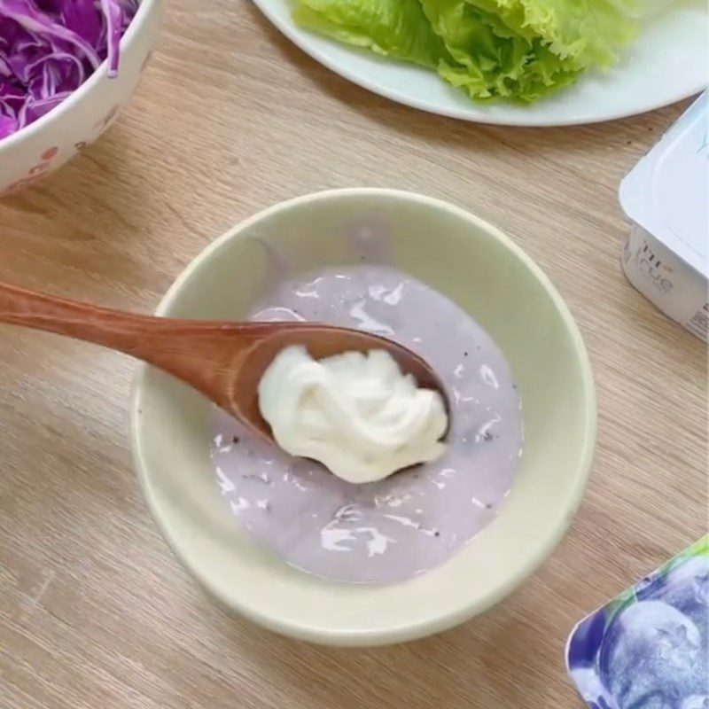 Step 3 Mix the salad dressing Blueberry yogurt sauce chicken salad