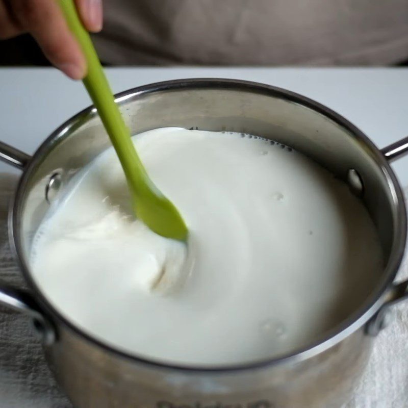 Step 3 Mix the yogurt starter and fresh milk Yogurt from fresh milk (incubated with a rice cooker)