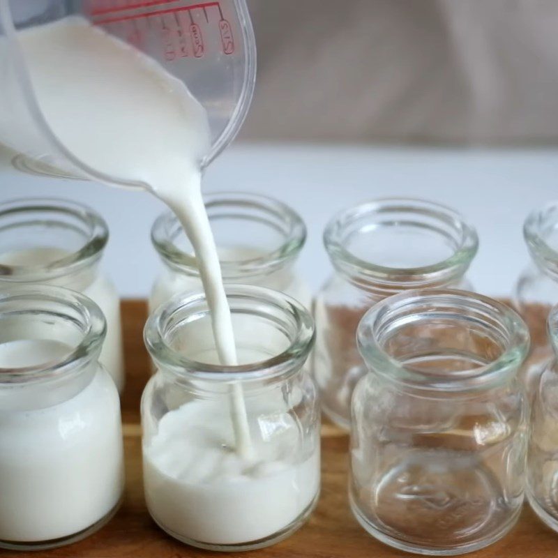 Step 3 Mix the yogurt starter and fresh milk Yogurt from fresh milk (incubated with a rice cooker)