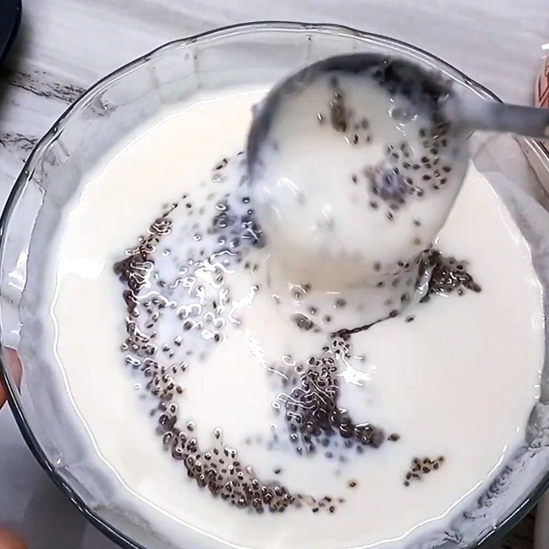 Step 3 Mix yogurt with chia seeds Chia seed yogurt