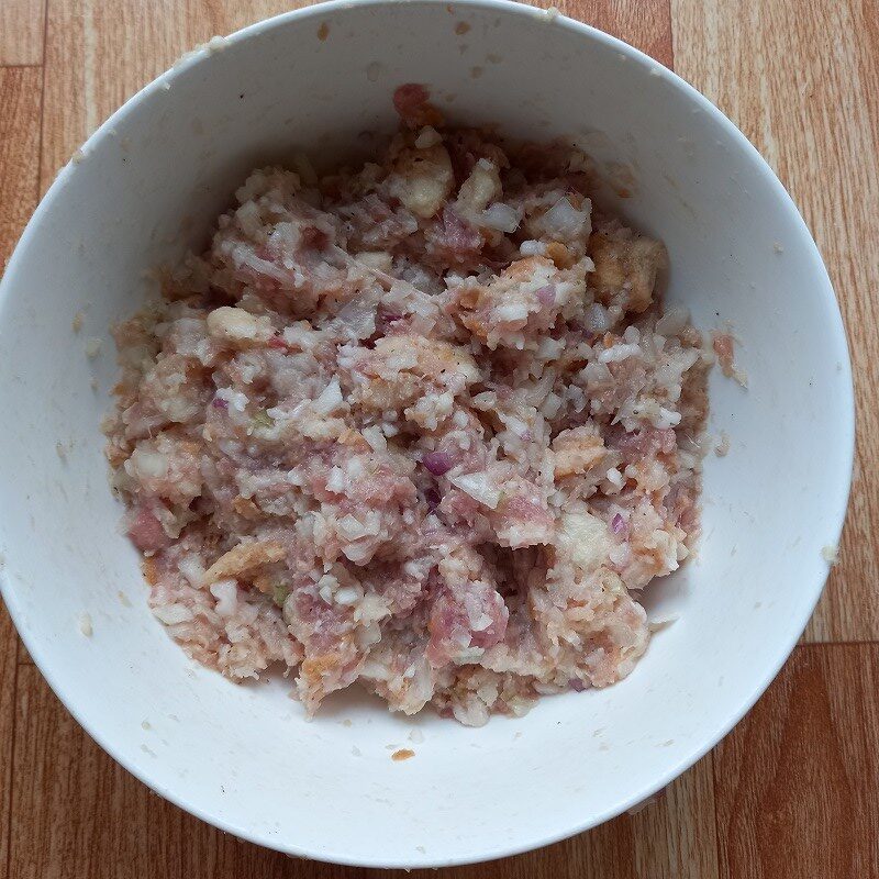 Step 2 Mixing the meat Tomato sauce meatballs