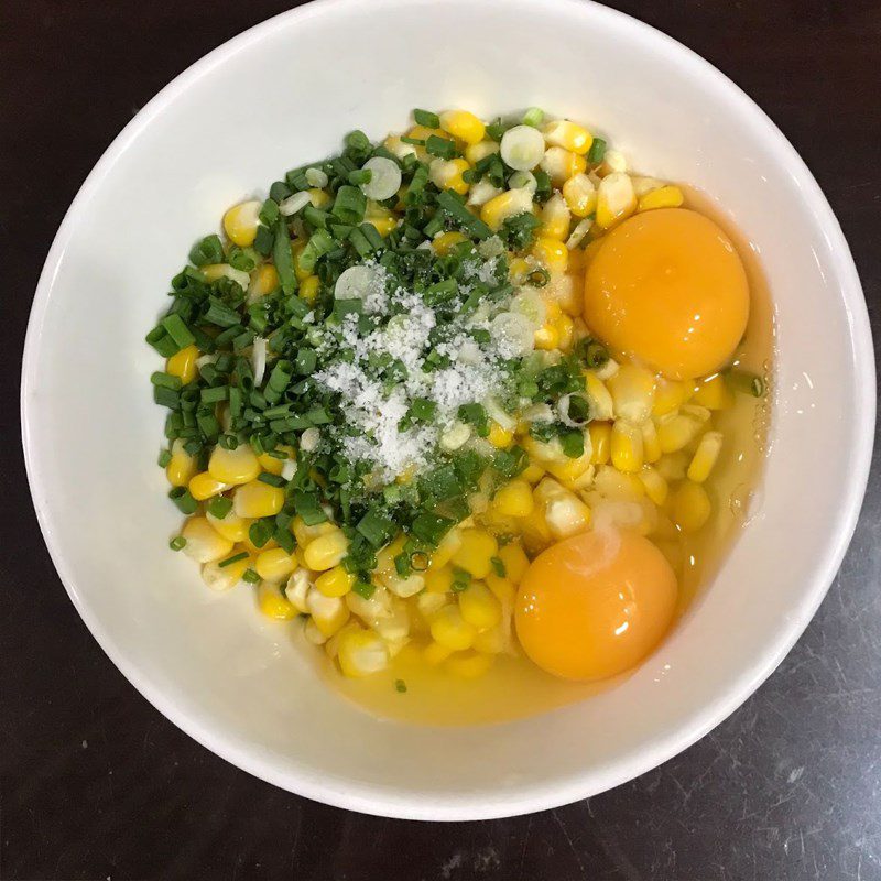 Step 2 Mix eggs with corn Fried corn with eggs