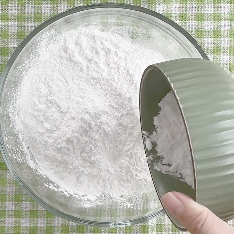 Step 4 Mix, proof, and cook the dough for strawberry red bean Mochi