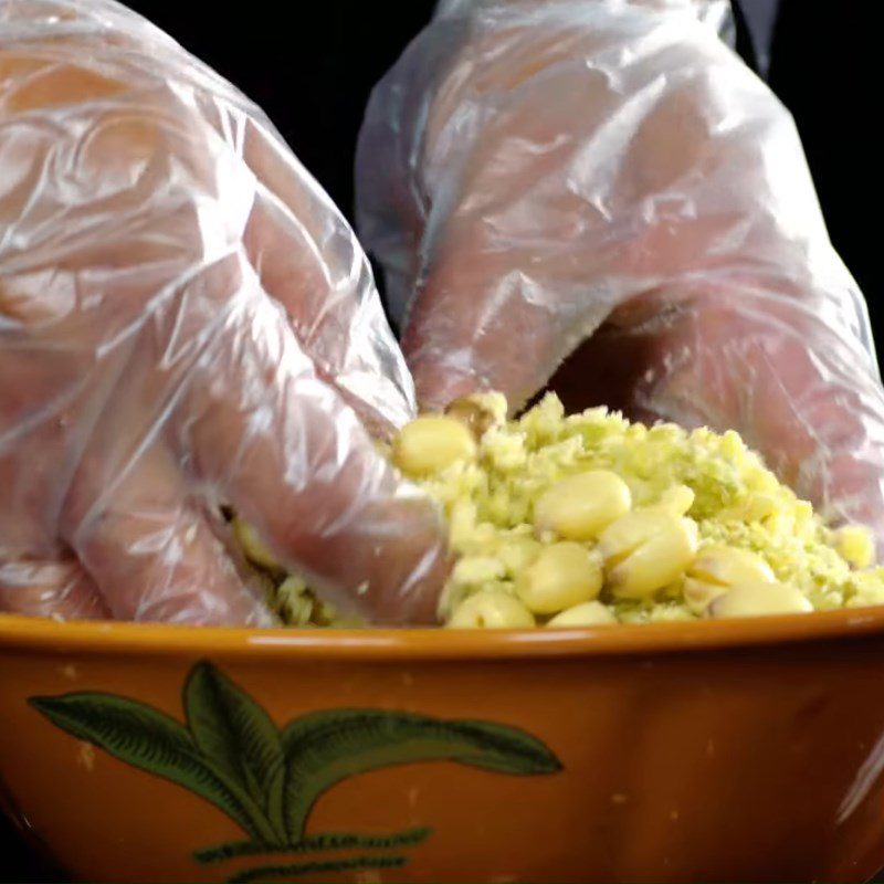 Step 5 Mixing and steaming sticky rice Sticky rice with lotus seeds and chicken fat