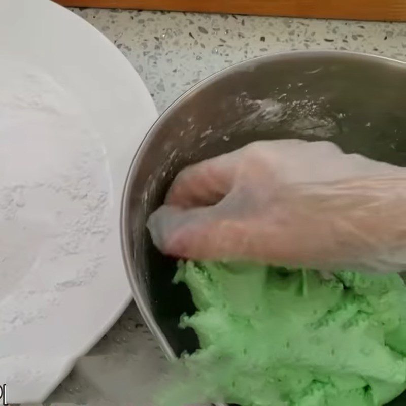 Step 1 Mix and knead the dough for Banana Sticky Rice Balls