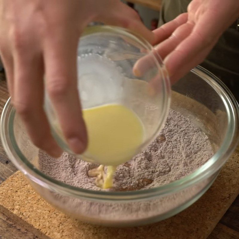 Step 4 Mixing and kneading the dough Stollen chocolate cake