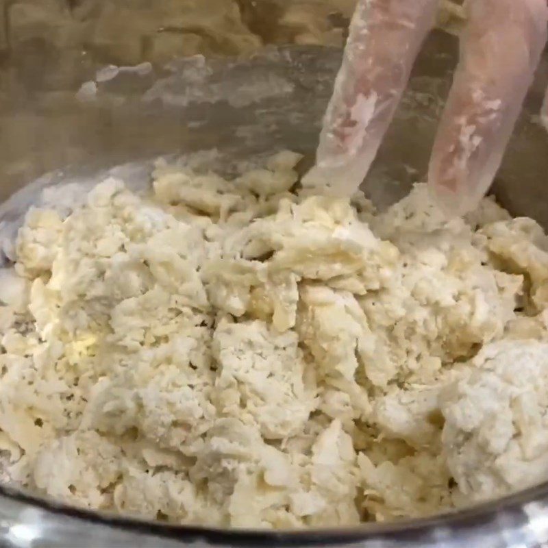 Step 1 Mix and knead the dough for salted egg durian cake