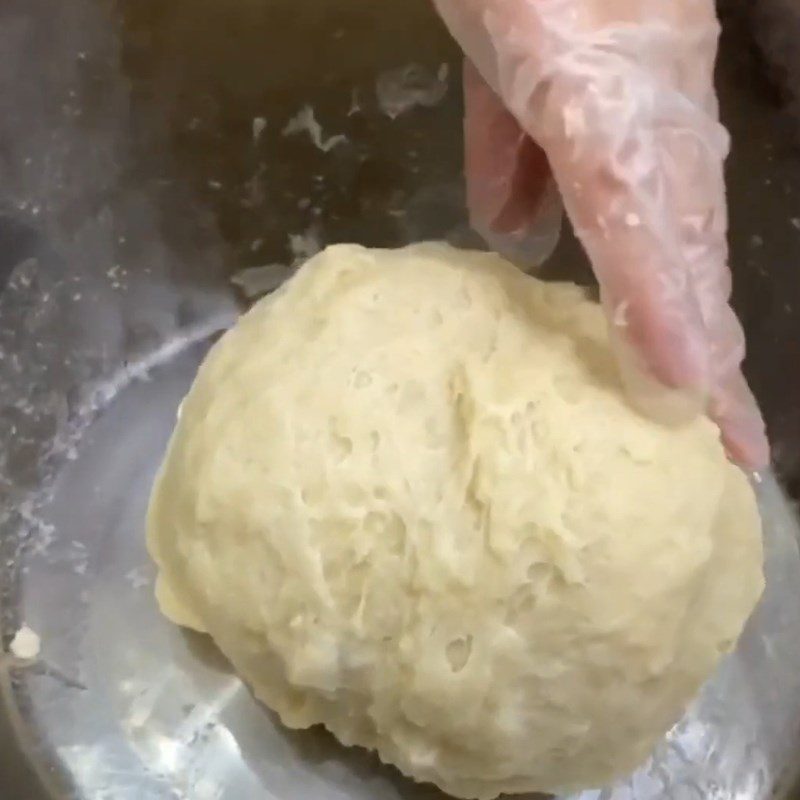 Step 1 Mix and knead the dough for salted egg durian cake