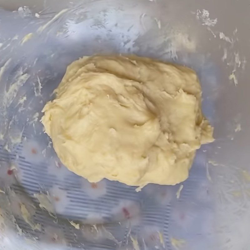 Step 1 Mixing and kneading the dough for the first time Mini Chrysanthemum Bread