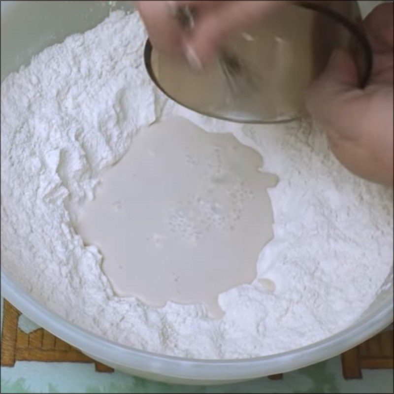 Step 2 Mix and proof the flour Stollen cake with almond filling