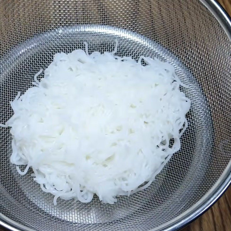 Step 4 Blanch the noodles Sardine noodle soup