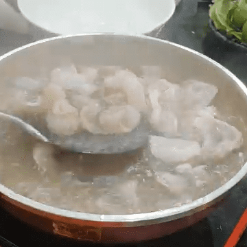 Step 2 Blanching catfish Catfish salad with bean sprouts