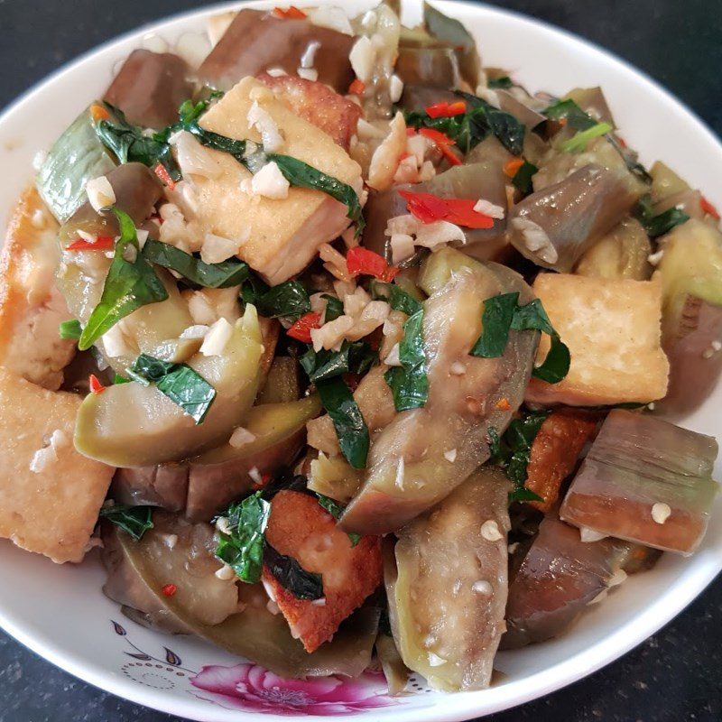 Step 5 Final product Stir-fried eggplant with garlic, chili, and tofu