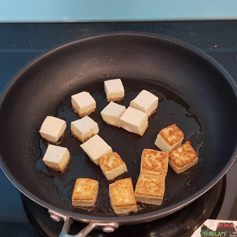 Step 2 Fry the tofu for Stir-fried Eggplant with Garlic, Chili, and Tofu